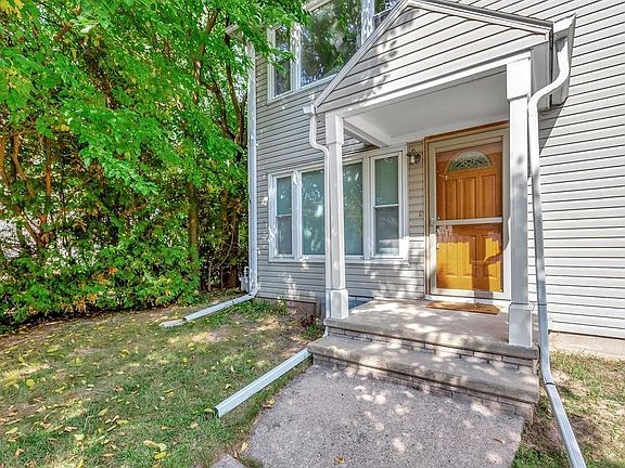 3rd image of 106 W Parkway Blvd