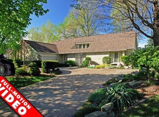 38813 Plumbrook Dr, Farmington Hills, MI 48331