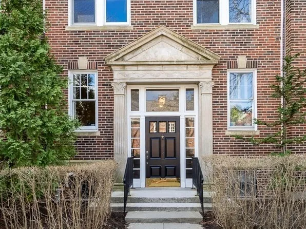 60 Browne St APT 1, Brookline, MA 02446