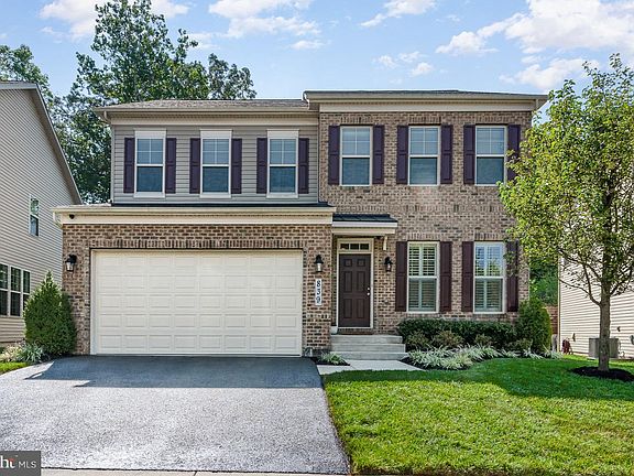 2nd image of 839 Nancy Lynn Ln