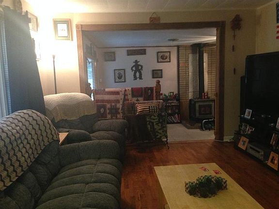 3rd image of 700 Crestview Dr
