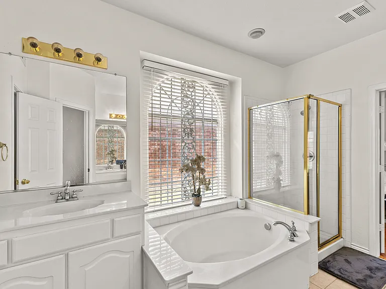 5231 Kathryn Dr — Photo 3