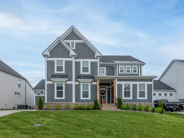 5052 High Park Hill Dr, Arrington, TN 37014