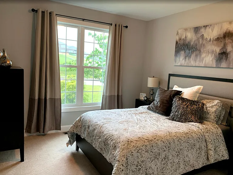 601 Devon Ln — Photo 6