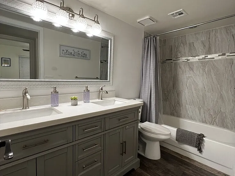 E Essex Village Dr — Photo 8