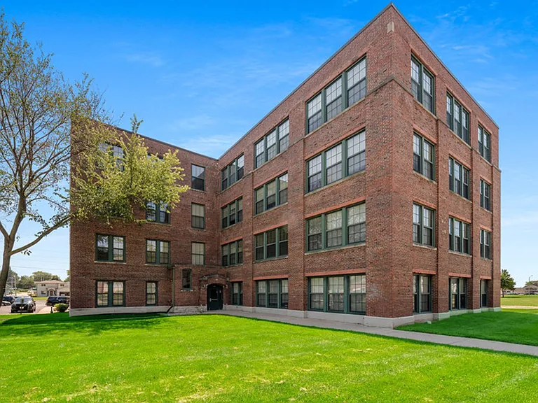 Shoe Factory Apartments — Photo 2