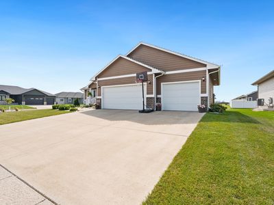 435 E 7th St, Tea, SD, 57064