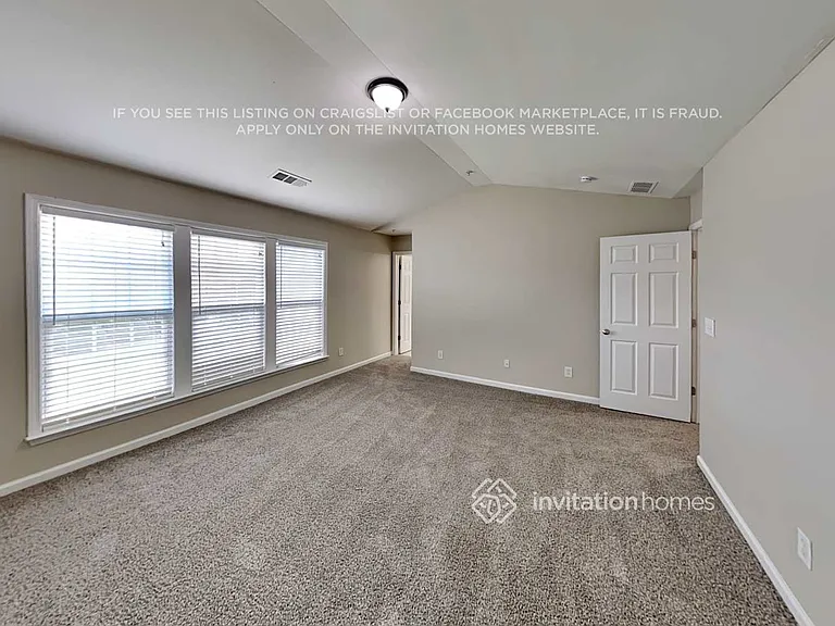 320 Balaban Cir — Photo 10