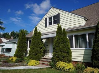 11330 Meadowbrook Dr, Parma Heights, OH 44130