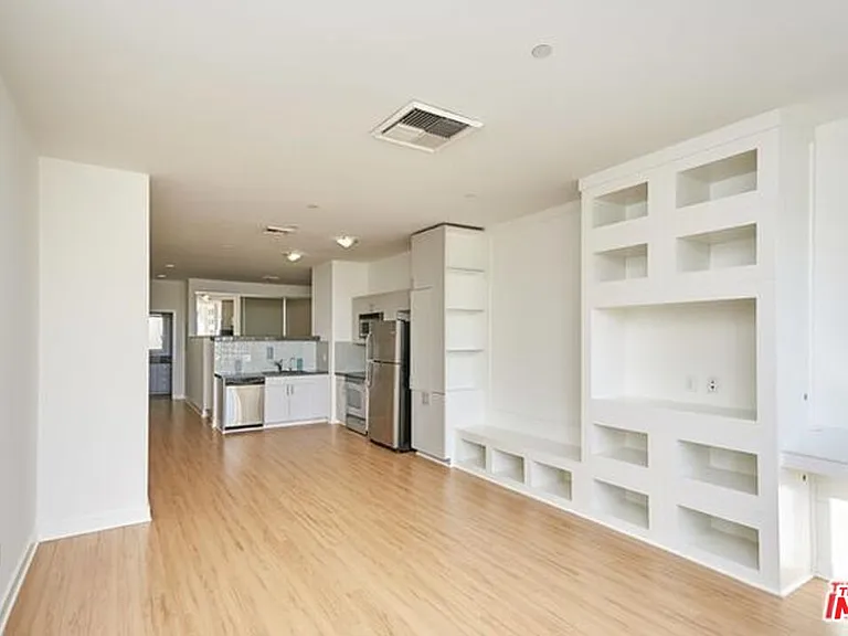 3810 Wilshire Blvd #809 — Photo 7