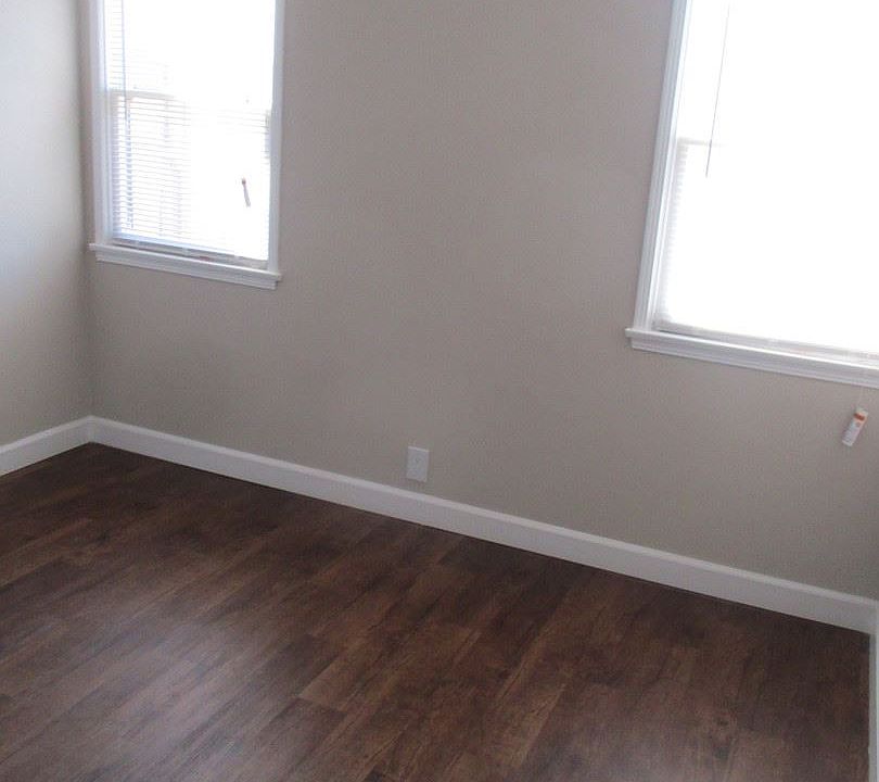 1st image of 542 W Hill St