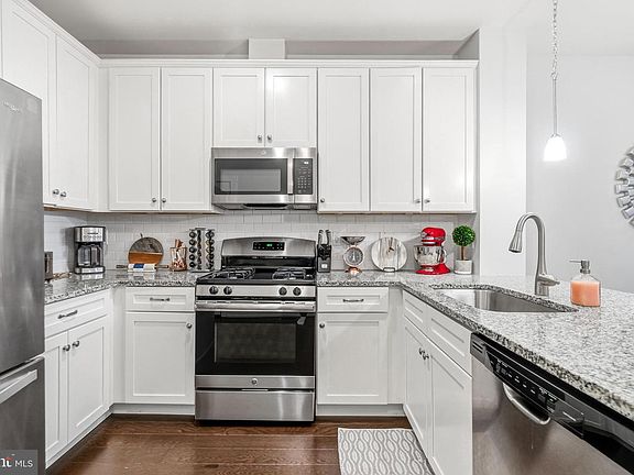 4th image of 148 Prince George St #A