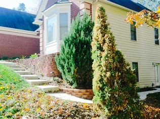 8402 Wren Creek Dr, Charlotte, NC 28269