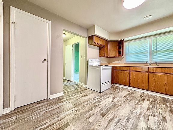 2nd image of 619 W Lasalle Ave APT 3