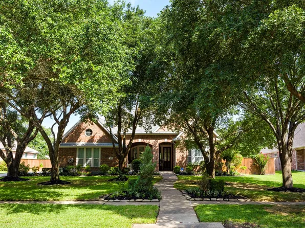 903 Lake Grayson Dr, Katy, TX 77494