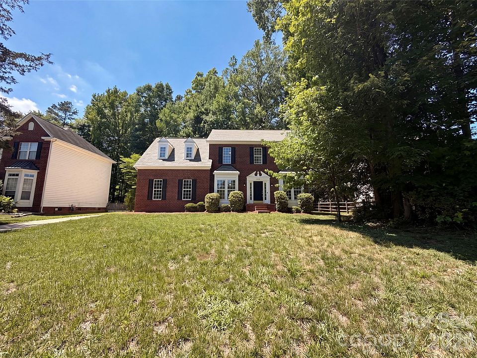 1st image of 2916 Pinewood Hill Dr