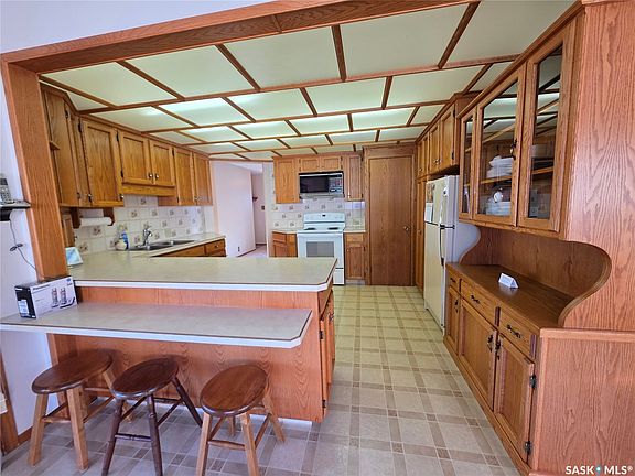2nd image of 460 7th Avenue SE