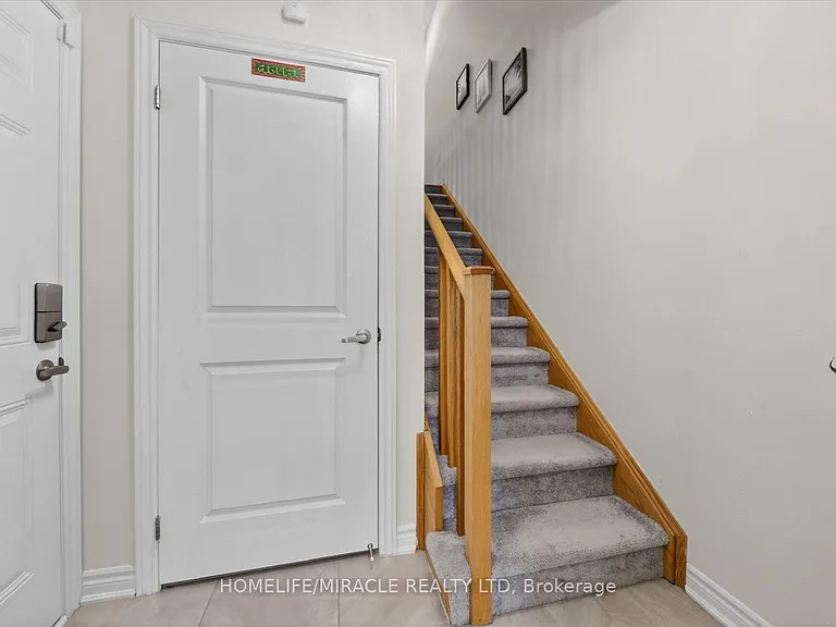 73 Sutcliffe Dr — Photo 10