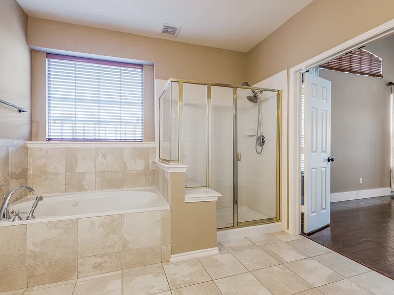 5857 Chatham Ln — Photo 13