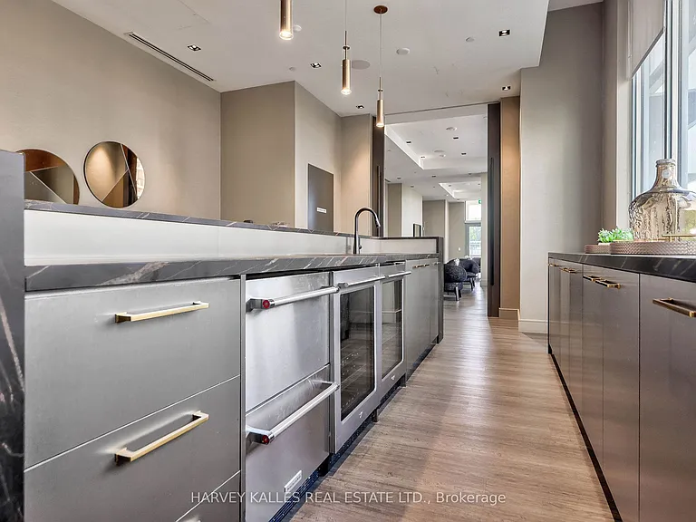 50 Dunfield Ave #LPH18 — Photo 31