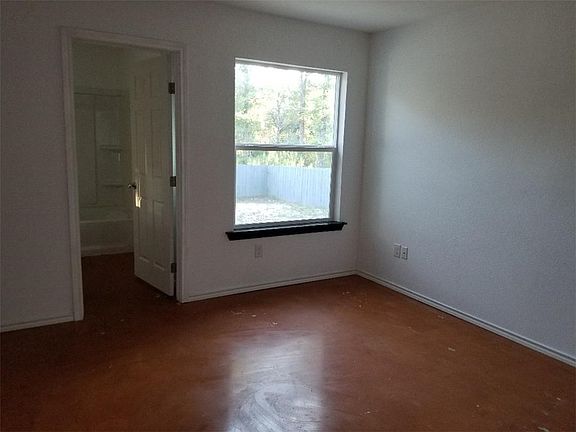 3rd image of 142 Voss Pkwy Unit B