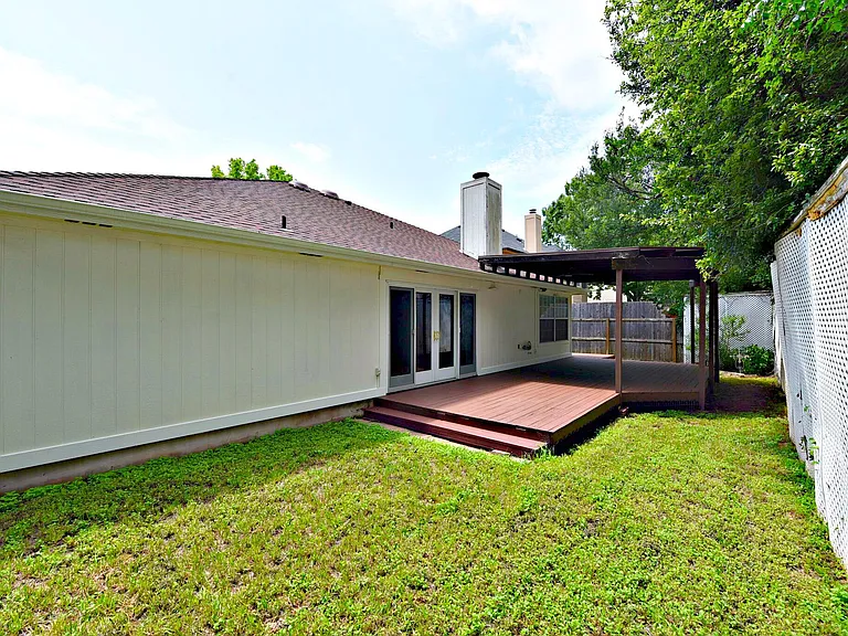3924 Newland Dr — Photo 20