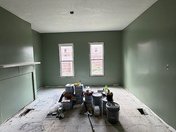2nd image of 740 Charlotte St