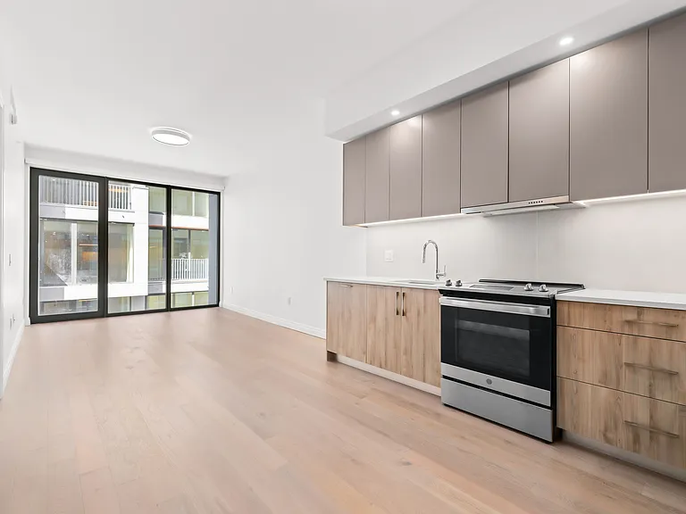 255 Lorimer St #719 — Photo 1