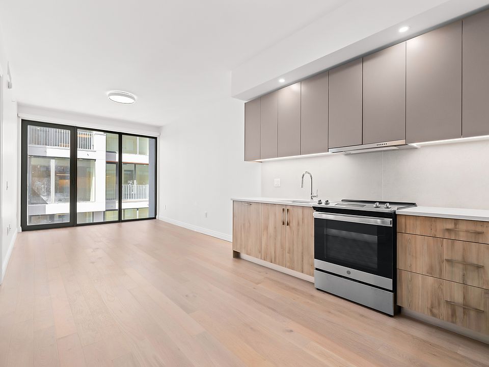 1st image of 255 Lorimer St #719