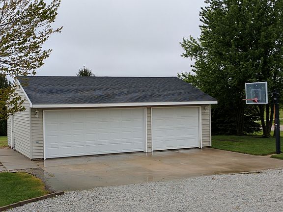 Detached Garage