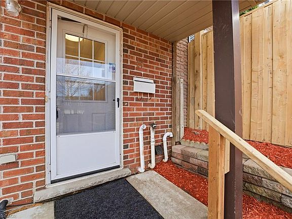 4th image of 87 Ralgreen Cres