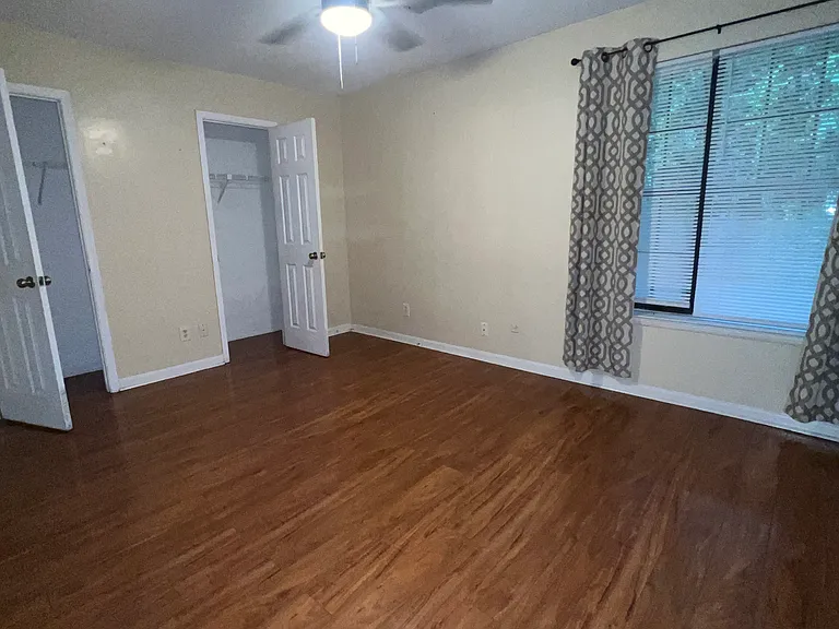 6414 Holcomb Way — Photo 5
