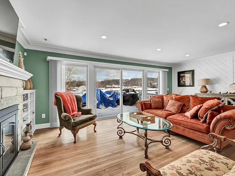 N Lake Shore Dr — Photo 26