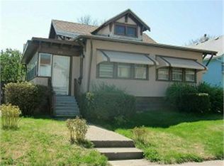 210 E 8th St, Muscatine, IA 52761