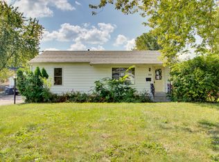 388 Manor Pl, Aurora, IL 60506