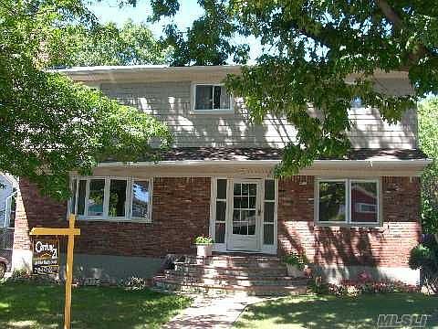 1st image of 902 Pinelake Dr