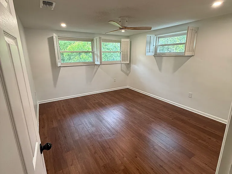 7623 Valley Ct — Photo 12