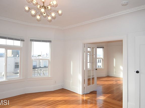 3rd image of 2645 Franklin St #6