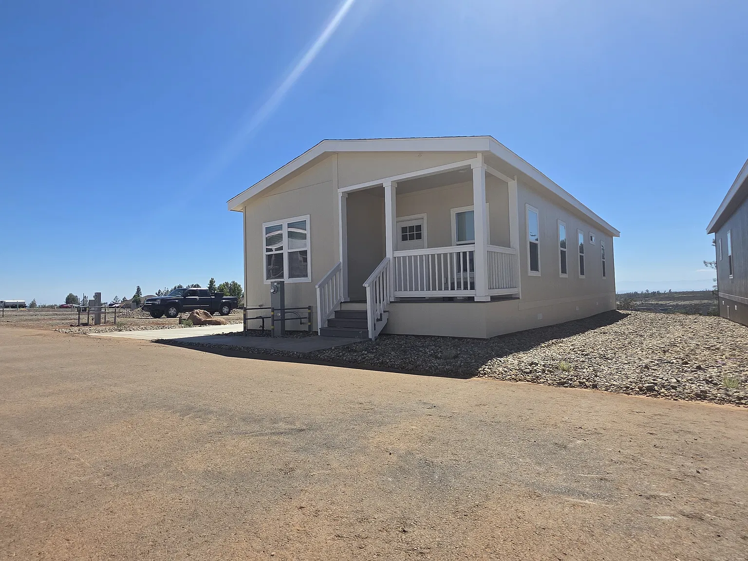 3 bed, 1096 sqft, $1,800 — Photo 2
