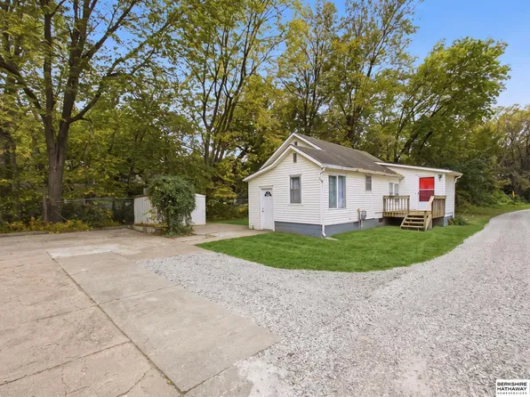 1011 1/2 K St, Tekamah, NE 68061