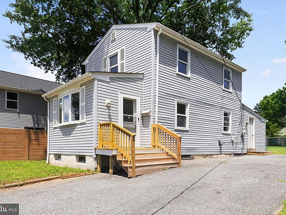 2nd image of 300 11th St