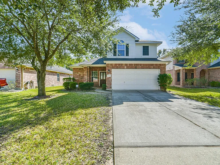 8726 Old Maple Ln — Photo 1
