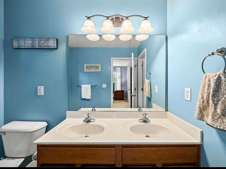 619 Laurens Way — Photo 18