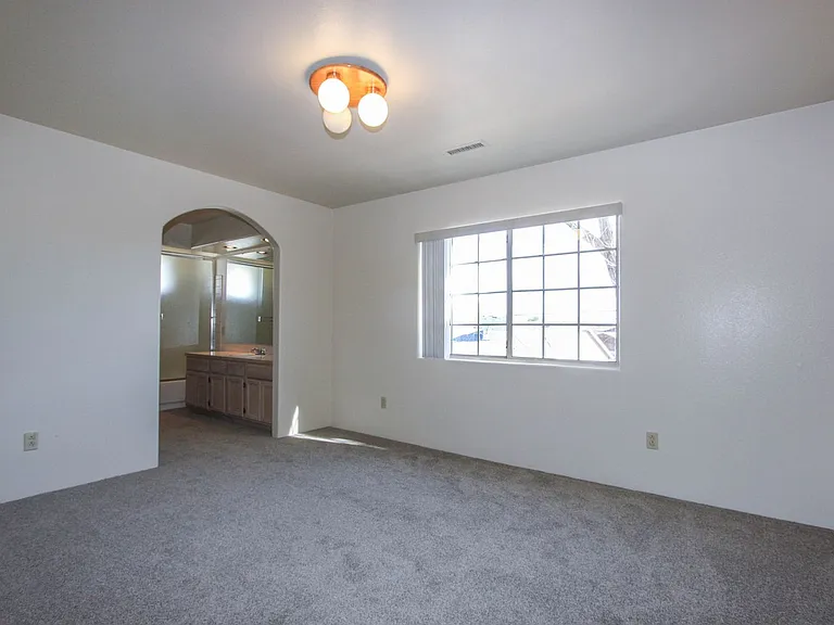3249 N Hedgewood Dr — Photo 15