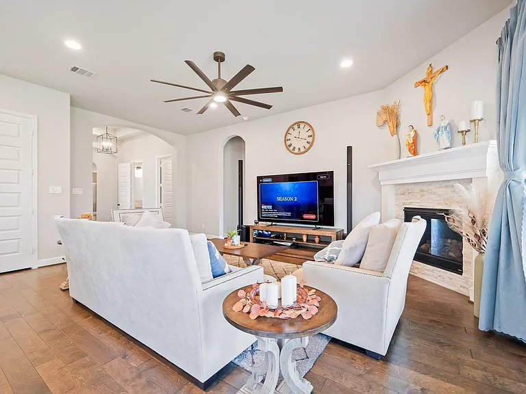 2106 Stargrass Dr — Photo 15