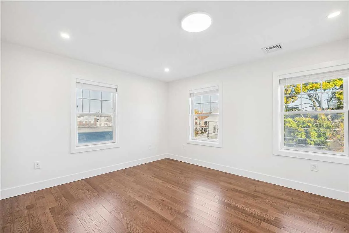 4 bed, 3.5 bath, $5,400 — Photo 2