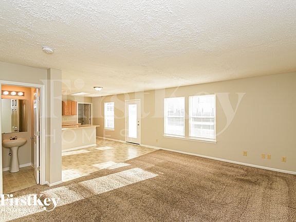 3rd image of 5702 N Jefferson Dr