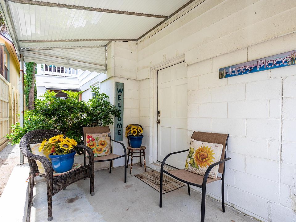 Covered entry porch off Arctic Avenue.