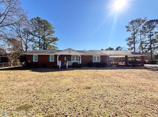 7825 Snow Hill Drive, Roseboro, NC 28382