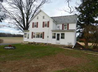 1186 Burger Hollow Rd, Effort, PA 18330